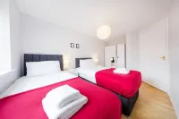 Bristol Apartment with Parking Hotels near American Golf Discount Centre