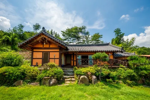 Sancheong Hanok Giunchan House Pension Hotels in Sancheong-gun