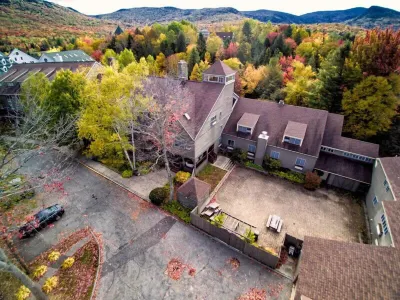 Snowy Owl Inn Hotels near Campton Mountain Ski Area
