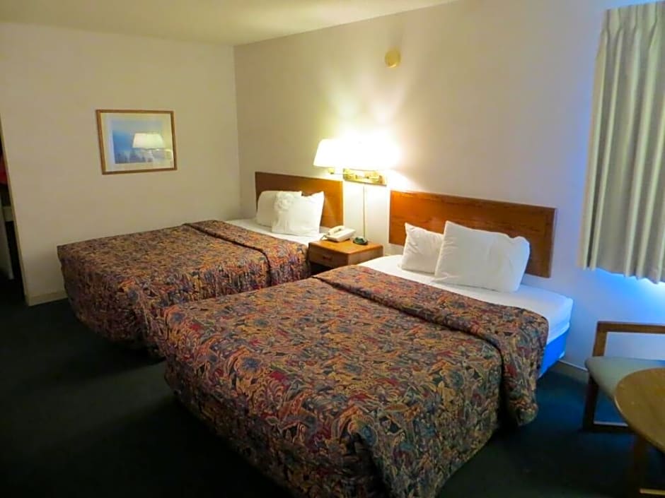 Waterfront Inn Mackinaw City