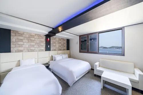 Tongyeong Rock - Motels