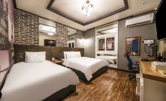 K7 PC Cheongju Hotel