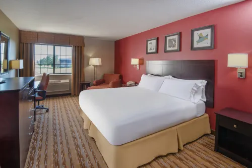 Holiday Inn Express & Suites Wauseon Hotels in Fulton County