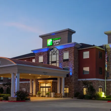 Holiday Inn Express & Suites TEXARKANA by IHG