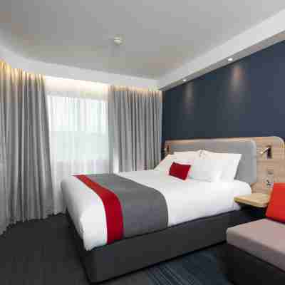Holiday Inn Express Glasgow Airport Rooms