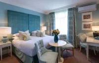Roslin Beach Hotel  호텔