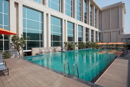 Taj Santacruz Отели рядом со станцией Lokmanya Tilak Terminus