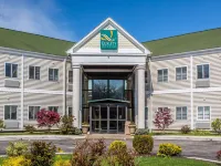Quality Inn and Suites Newport - Middletown Hotels in Middletown