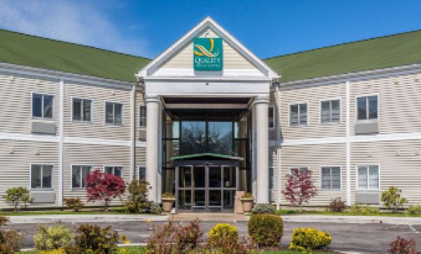 Quality Inn and Suites Newport - Middletown