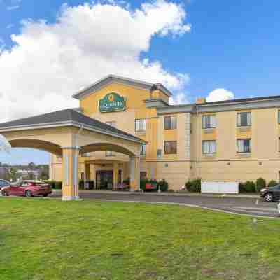 La Quinta Inn & Suites by Wyndham Richmond - Kings Dominion Hotel Exterior