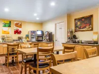 Quality Inn & Suites Gilroy Hotels in Gilroy