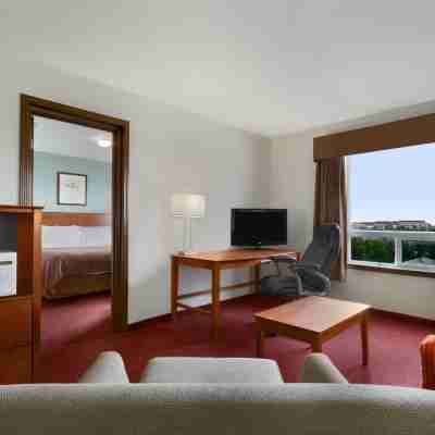 Super 8 by Wyndham Yellowknife Rooms