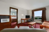 Super 8 by Wyndham Yellowknife Hotels in Yellowknife