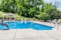 Quality Inn Bedford - Pools