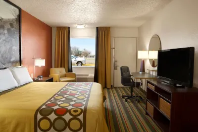 Super 8 by Wyndham Woodward
