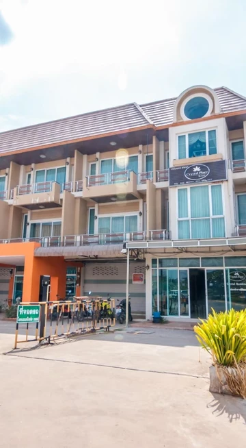 รูปภาพของคริสตัล เพลส บัวใหญ่