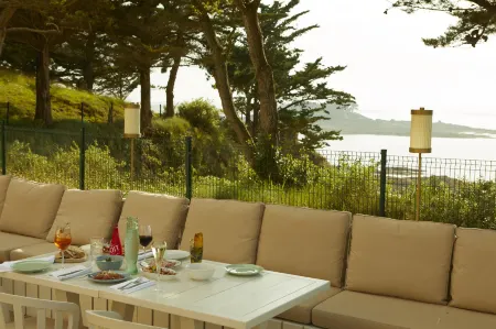 Le Nessay Отели рядом с достопримечательностью «Dinard Golf»