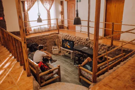 Rey Lagarto Hostel Отели рядом с достопримечательностью «Centro San Pedro Atacama»