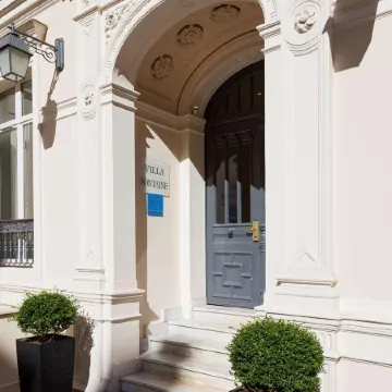 Timhotel Opéra Blanche Fontaine Отели рядом с достопримечательностью «Концертный зал Le Trianon»