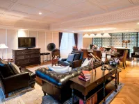 Hotel Muse Bangkok, Autograph Collection Отели рядом с достопримечательностью «Алтари на перекрестке Ратчапрасонг»