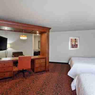 Hampton Inn & Suites Seattle-Airport/28th Ave Rooms