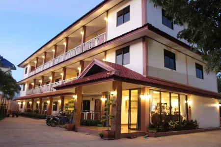 NanBaanKhun Hotel
