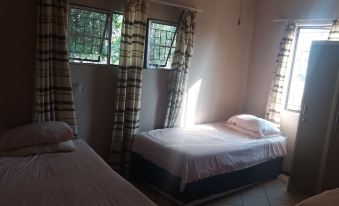 Room in Guest Room - Cosy Farmhouse for 4 Persons