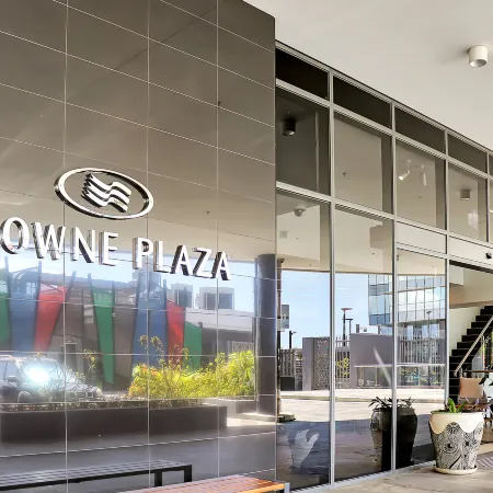 Crowne Plaza RESIDENCES PORT MORESBY by IHG Отели рядом с достопримечательностью «Заповедник Порт-Морсби»