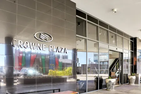 Crowne Plaza Residences Port Moresby Отели рядом с достопримечательностью «Университет Папуа-Новая Гвинея»
