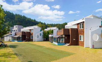 Daebudo Sunshine Kids Pool Villa
