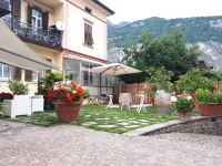 Casa da Carmen Boutique & Private Spa Hotel dekat Cantina Rotari