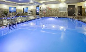 Grand Forks Lodge and Suites - Housity