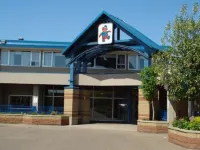 Travelodge by Wyndham Edmonton East Hotels near Mali's Art Studio