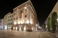 Premier Inn Passau Weisser Hase Hotel dekat Residenzplatz