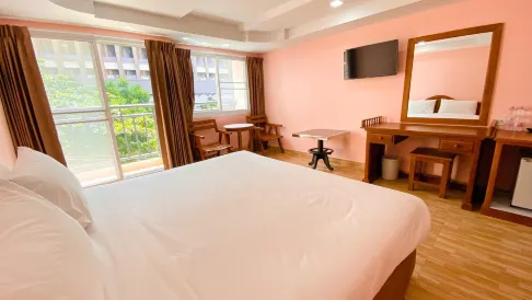 A.A. Pattaya Golden Beach Hotel