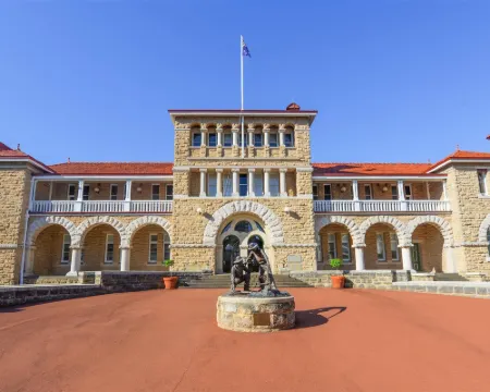 โรงแรมเดอะซีวิค โรงแรมในเพิร์ธ