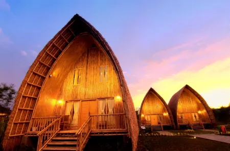 Villa ChavaMinerva Bambu - Lembang Отели рядом с достопримечательностью «Тангкубан»