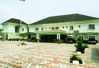 Milestone Hotel Các khách sạn ở Ibeju