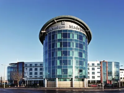voco Reading Hotels near Reading College