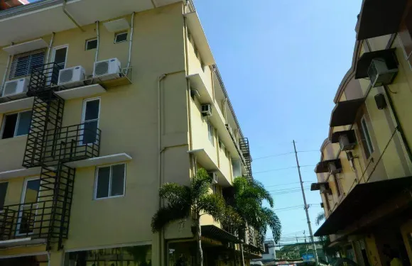 荷里活套房及度假村 -馬裏勞