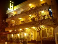Hotel Restaurant Llansola فنادق في Montsia
