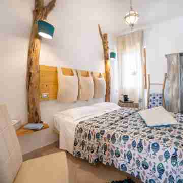 Love & Fama Hotel Rooms