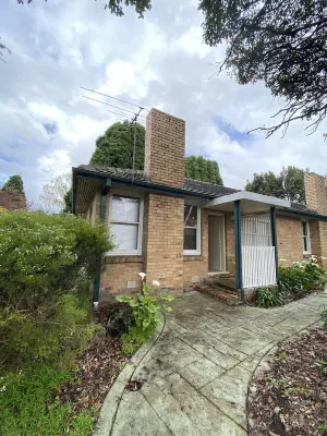 Mitcham Train Station  2 Bedrooms Unit Hotel a Forest Hill