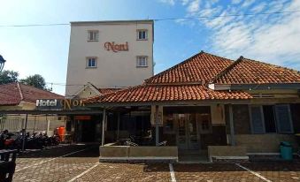 Hotel Noni Syariah - Housity