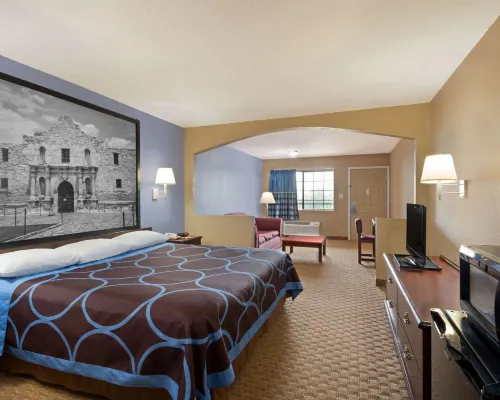 Super 8 by Wyndham San Antonio/Riverwalk Area Hotels near Comanche Park