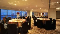 Discovery Suites Manila Philippines - breakfast