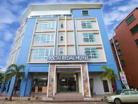 Pantai Regal Hotel Hotels near Sultan Haji Ahmad Shah Airport