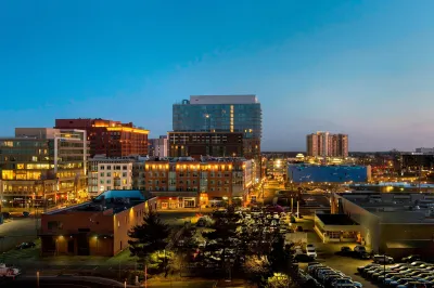 Bethesda North Marriott Hotel & Conference Center Отели рядом с достопримечательностью «Парк Слиго Авеню Нейборхуд»