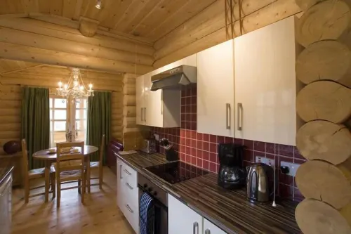 BCC Loch Ness Log Cabins - Alphydda