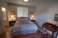 Turtle Back Mesa Bed and Breakfast فنادق في ديسيرت هوت سبرينغس